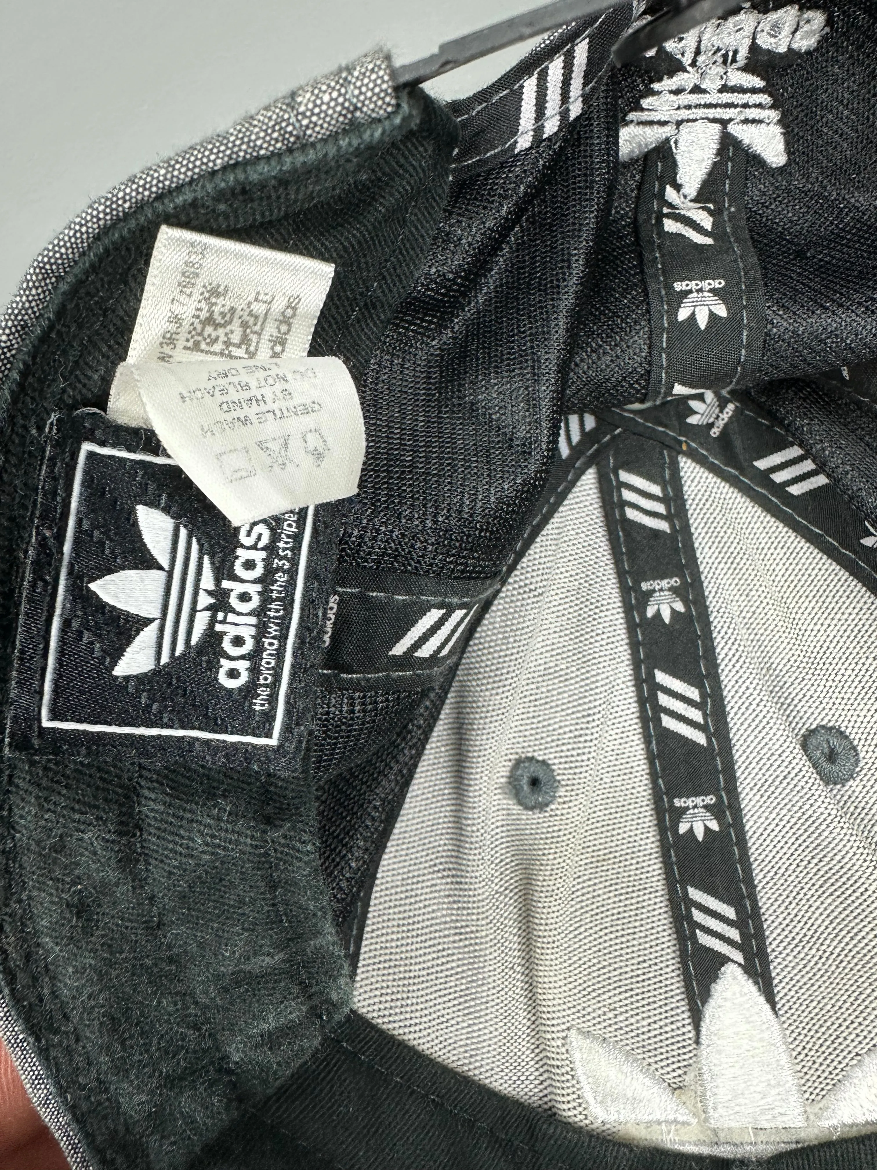 ADIDAS RETRO STYLE SUEDE HAT