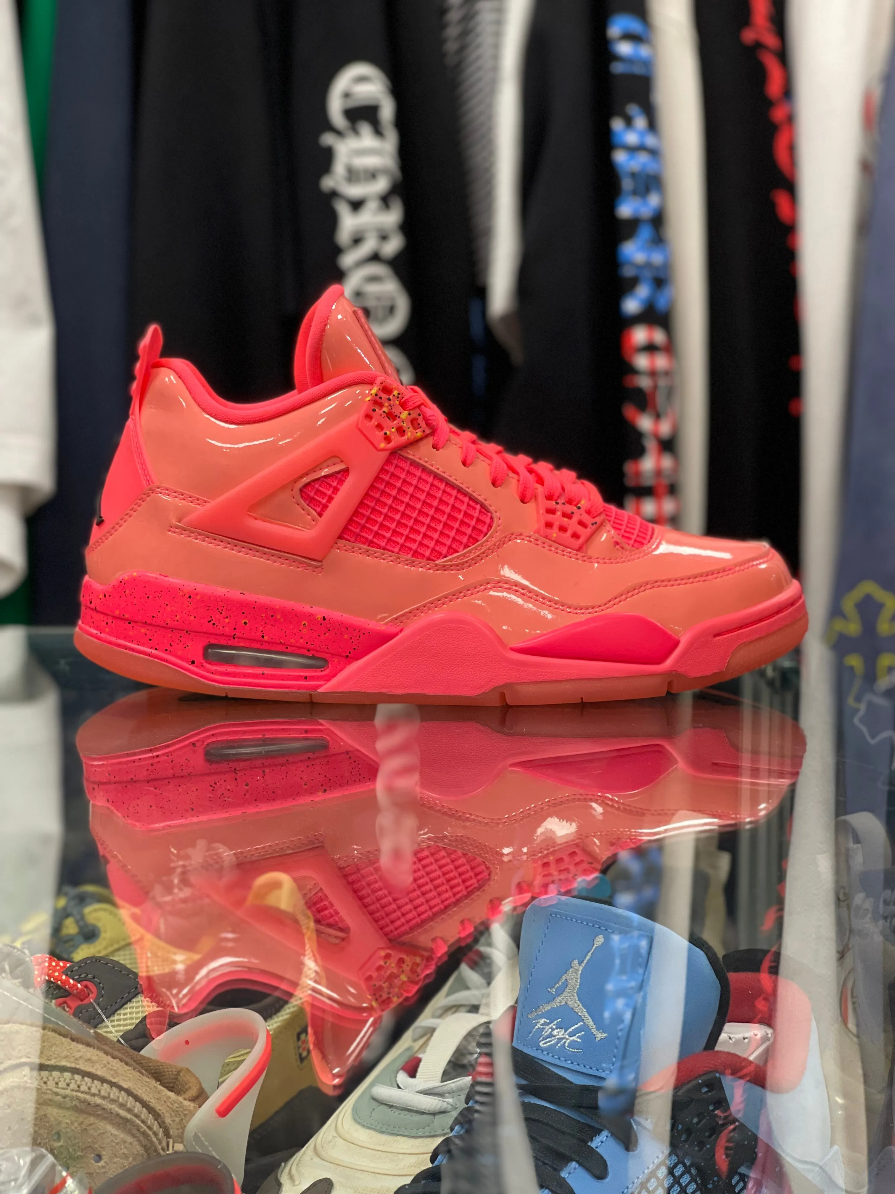 Air Jordan 4 Retro "Hot Punch”