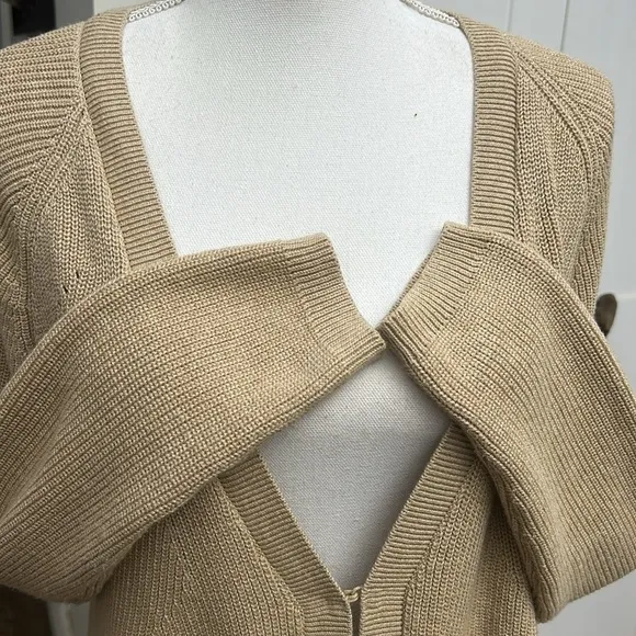 Cabi Womens Long Knit Cardigan Duster Sweater Tan Color Sz M Eye &amp; Hook Closure