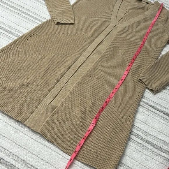 Cabi Womens Long Knit Cardigan Duster Sweater Tan Color Sz M Eye &amp; Hook Closure