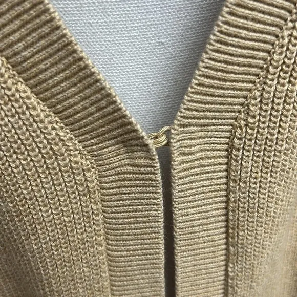 Cabi Womens Long Knit Cardigan Duster Sweater Tan Color Sz M Eye &amp; Hook Closure