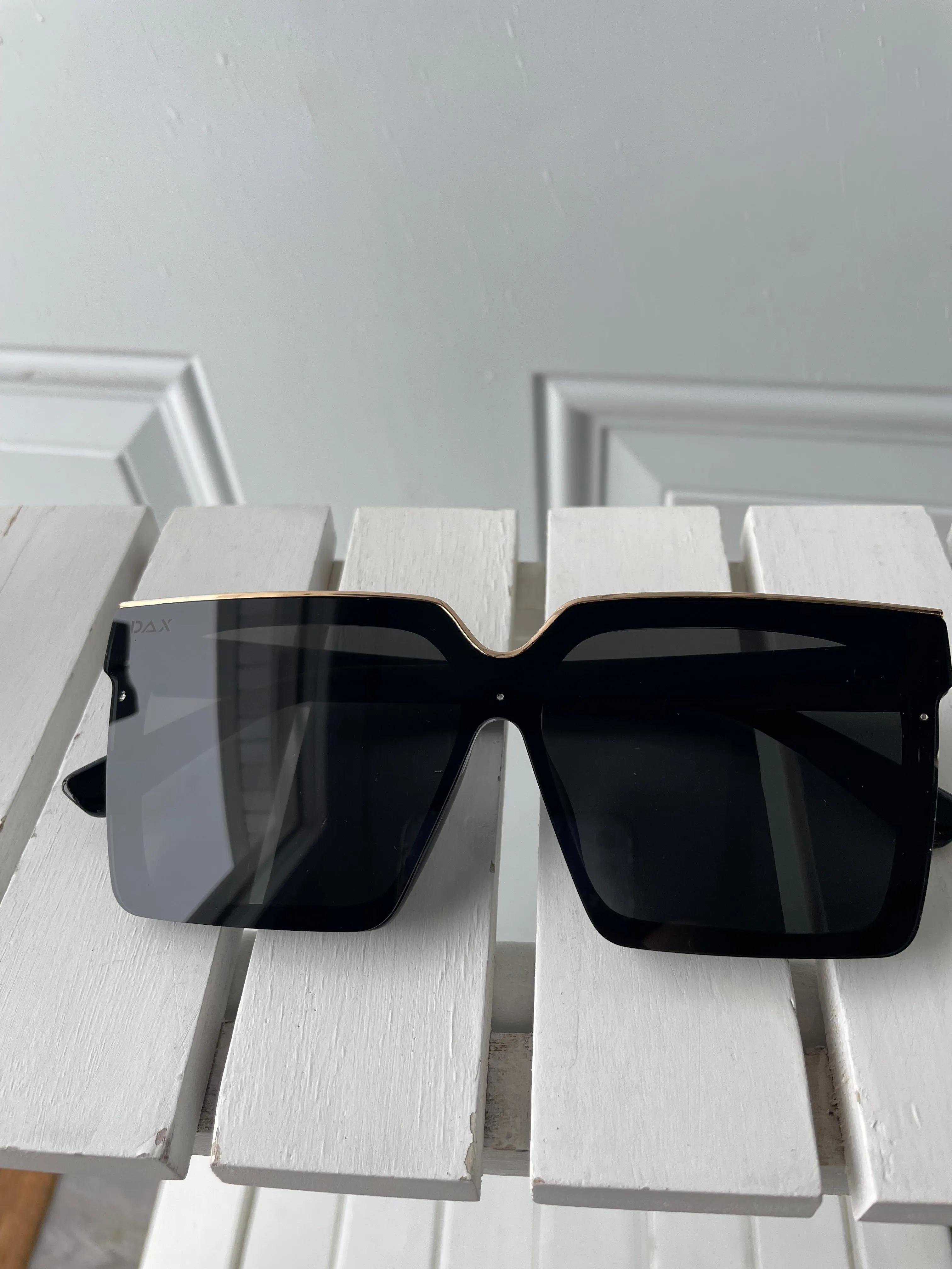 Lark Black Sunglasses