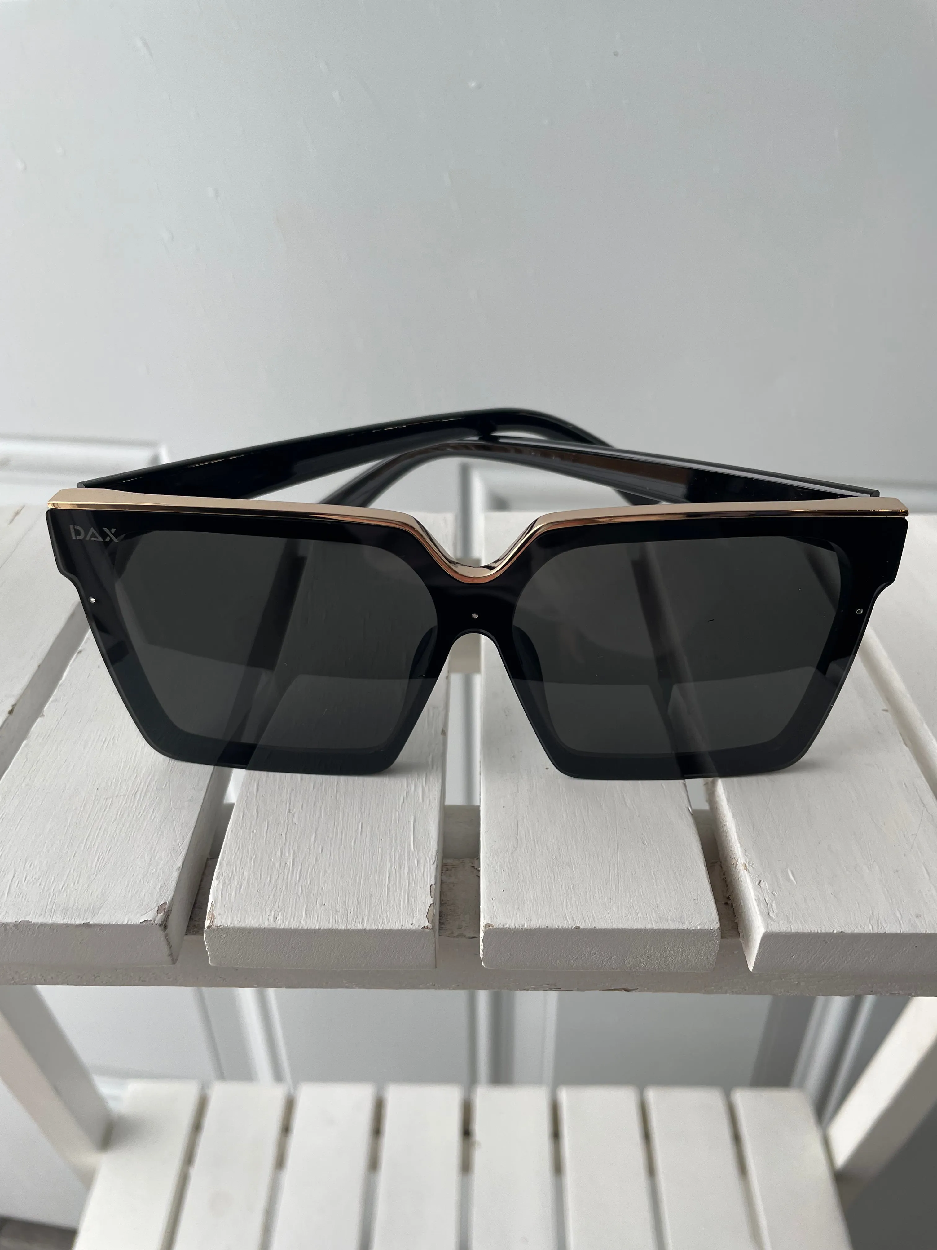 Lark Black Sunglasses