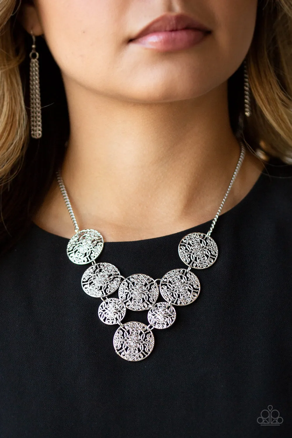 Paparazzi Malibu Idol Necklace Silver