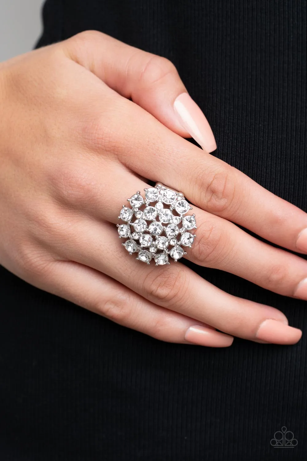 Paparazzi SELFIE-Confidence Ring White
