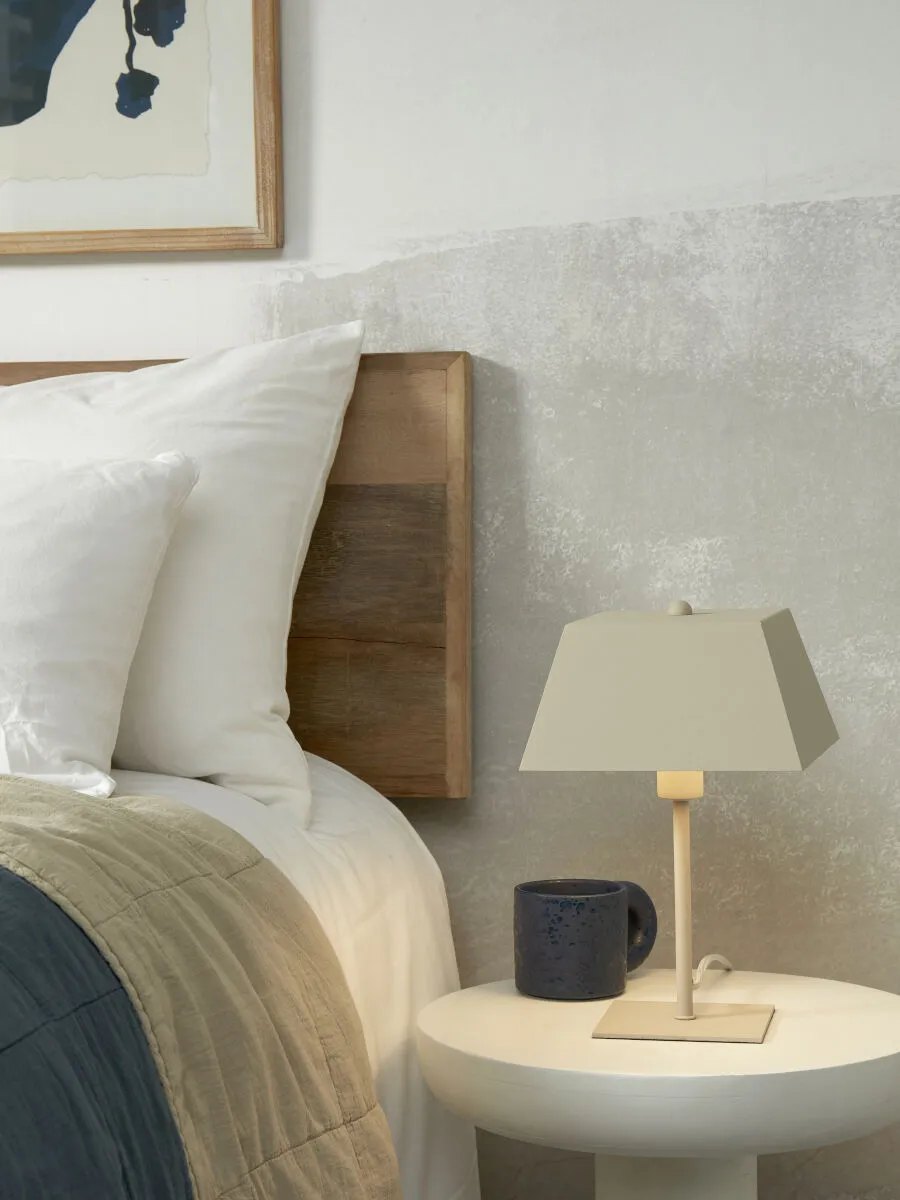 PERTH Sand Table Lamp