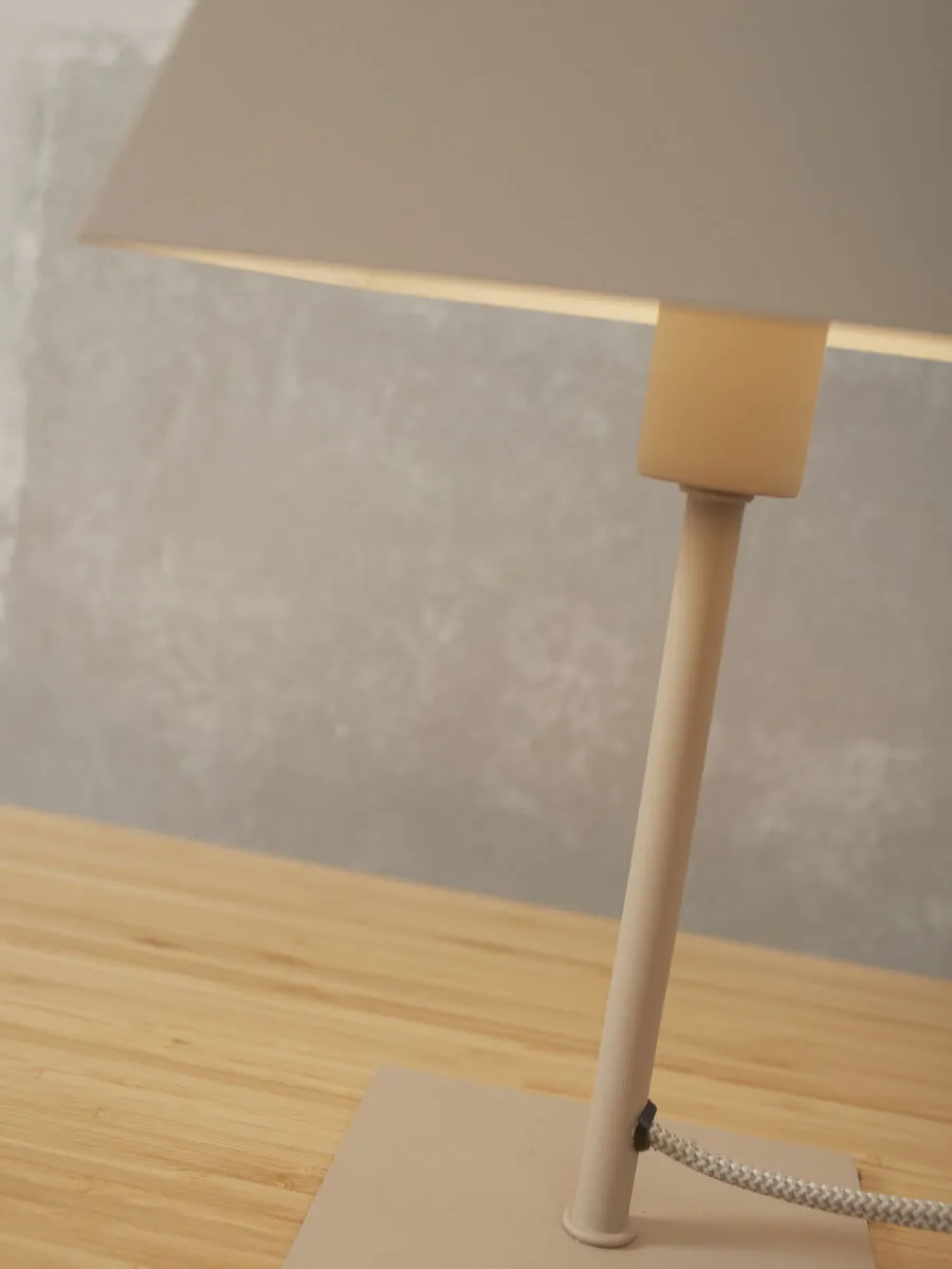 PERTH Sand Table Lamp