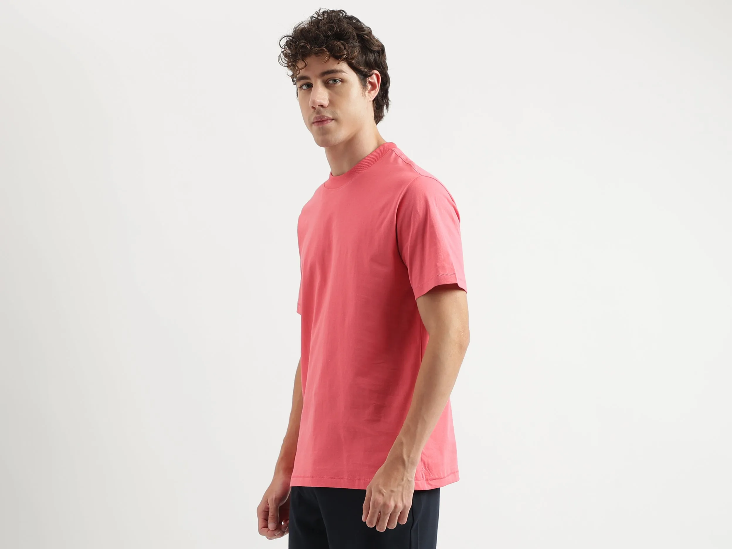 Relaxed Fit Round Neck Solid Pattern T-shirt