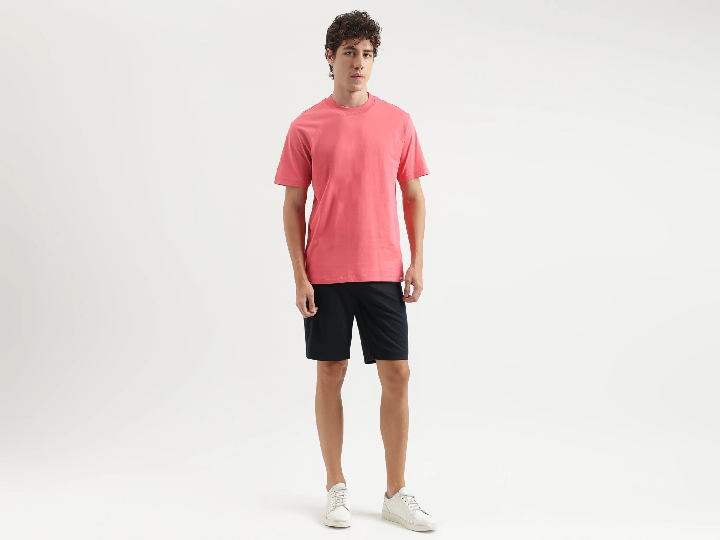 Relaxed Fit Round Neck Solid Pattern T-shirt