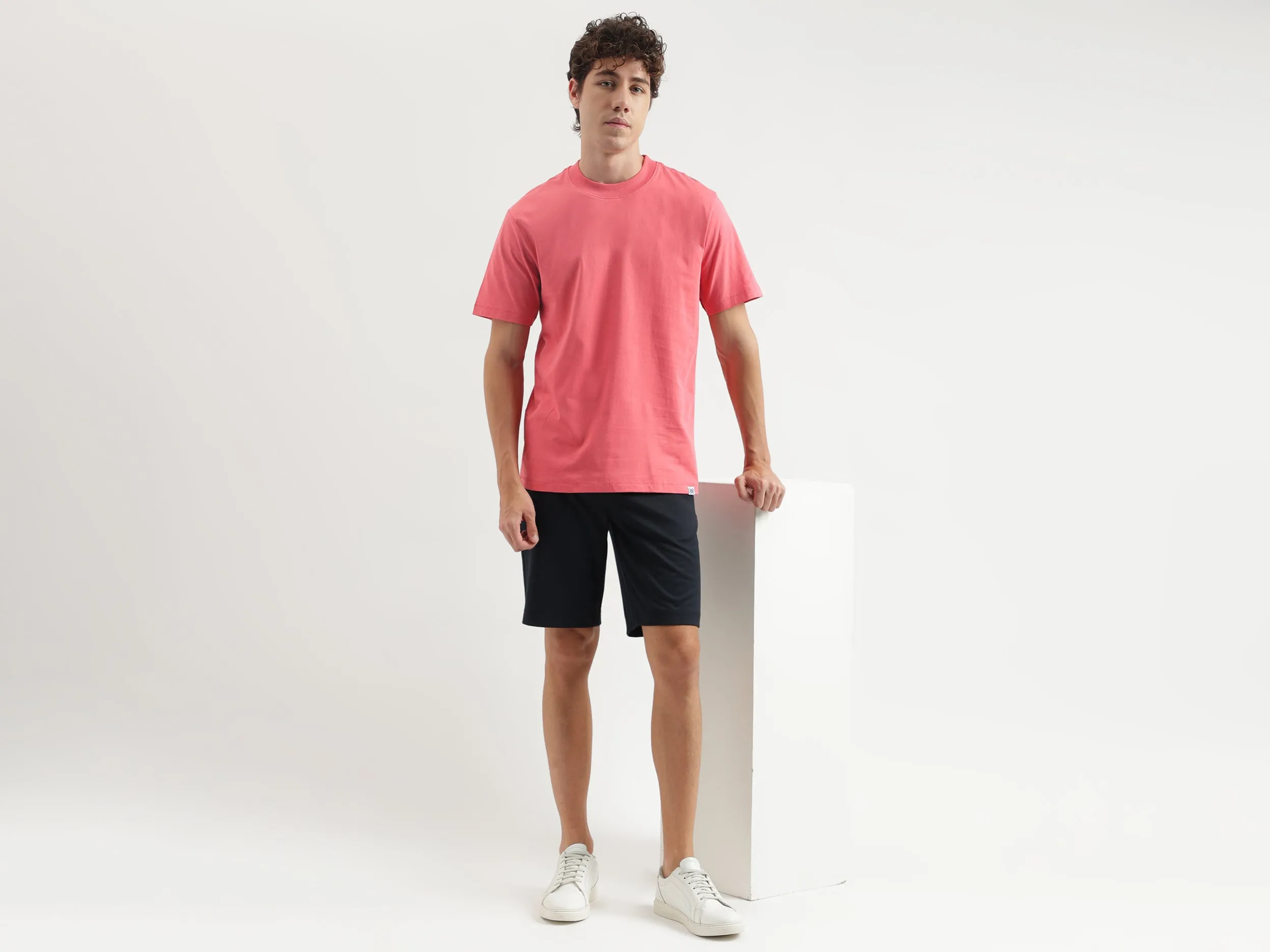 Relaxed Fit Round Neck Solid Pattern T-shirt