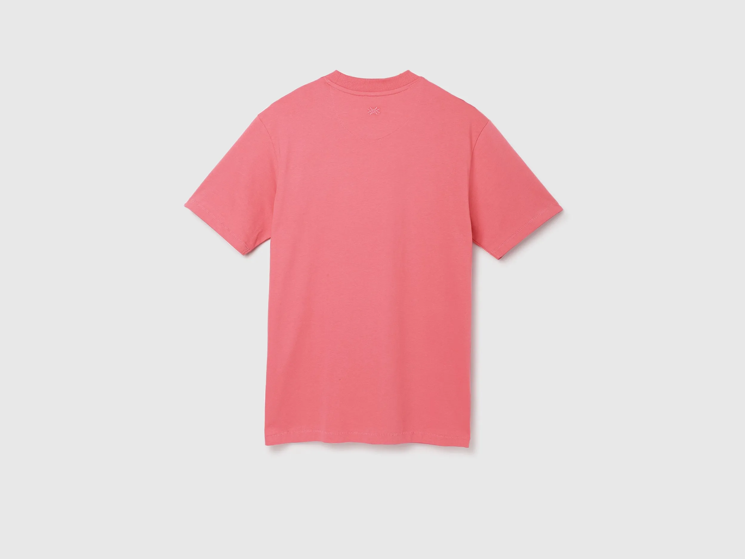 Relaxed Fit Round Neck Solid Pattern T-shirt