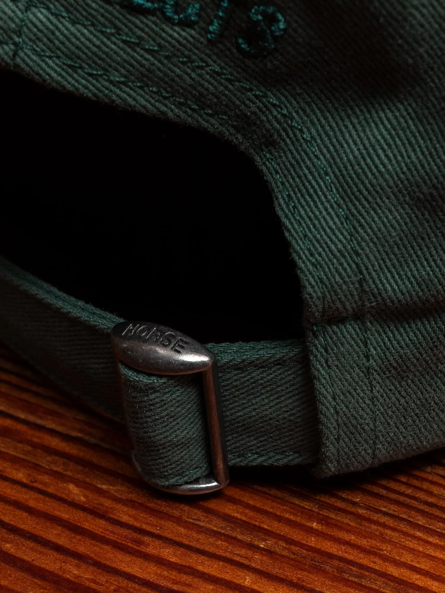 Twill Sports Cap in Dartmouth Green
