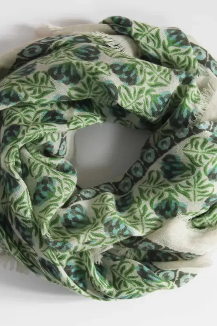 Vet Green Poeme Wool Square